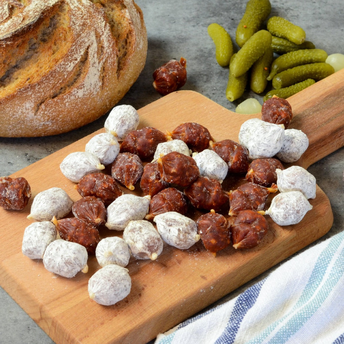 Mixed cocktail saucissons, chorizo and plain