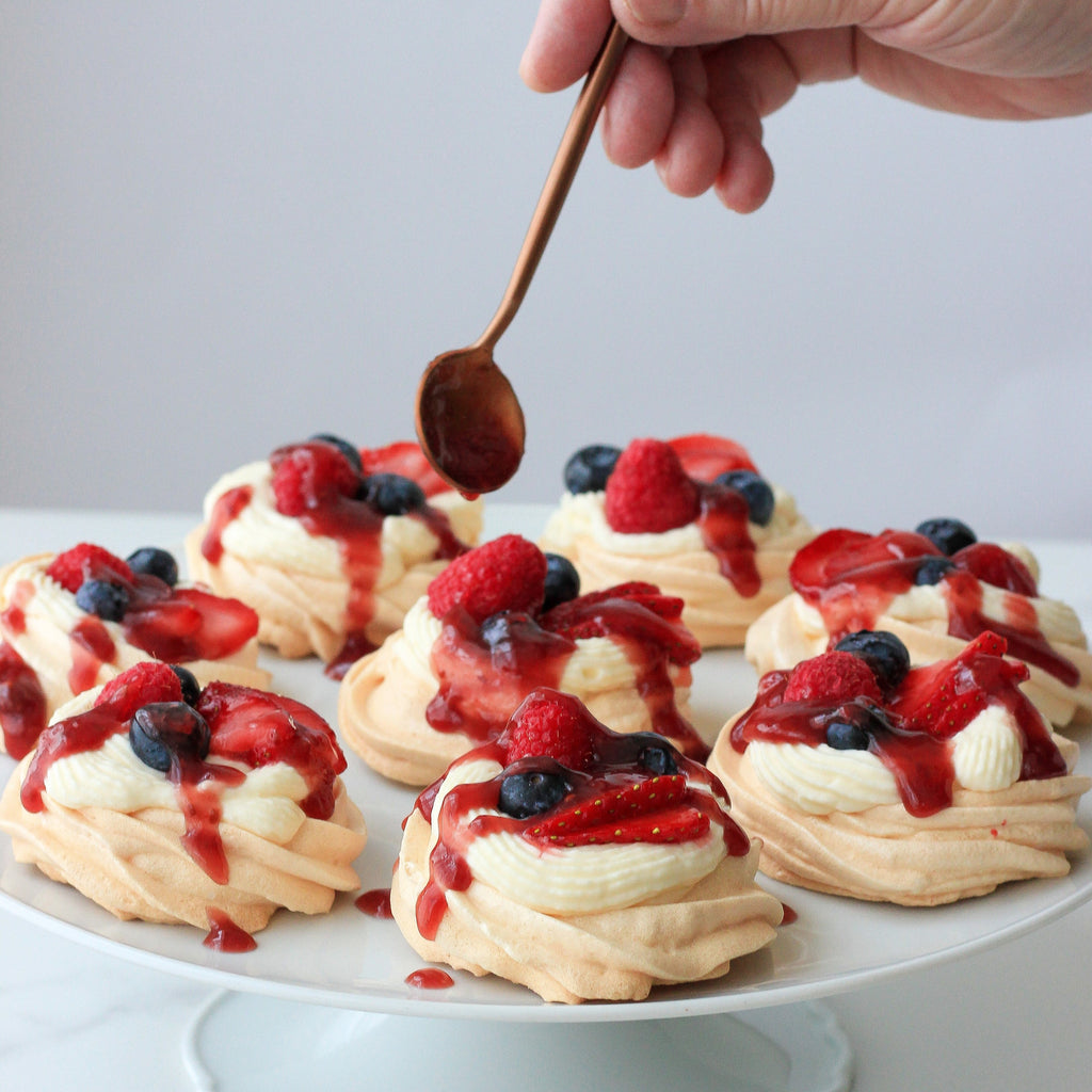 Mini Pavlova by Aisha's cooking